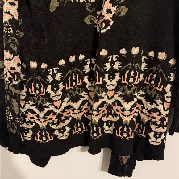 Staring at Stars Black Floral Large Heavy Cardigan Open - Picture 8 of 8